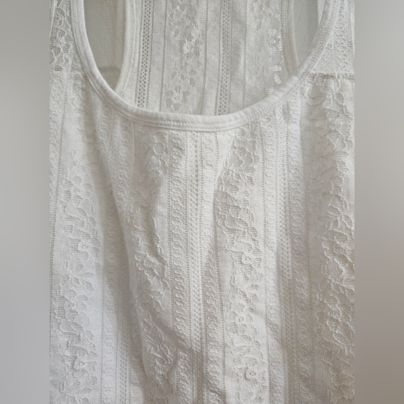 Hollister lace tank top - Picture 2 of 9